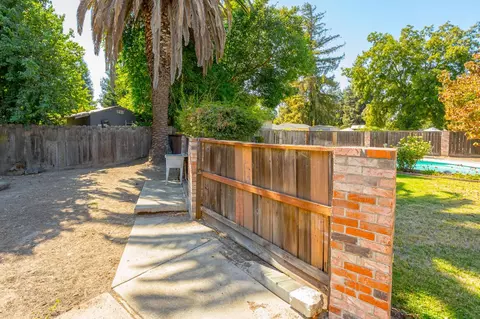 Exterior - 612 Hilton St, Modesto, CA 95350 photo 9 of 13