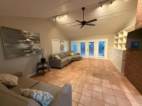 Living - 1905 Ralston Ct, Modesto, CA 95350 photo 5 of 8