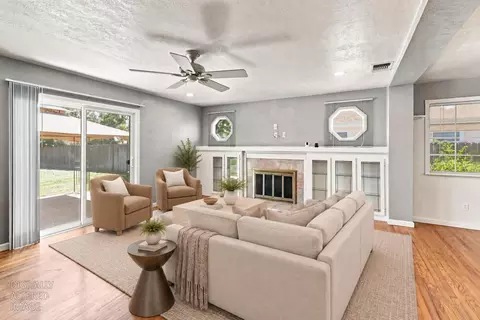 Living - 6616 Pepperwood Way, Carmichael, CA 95608 photo 4 of 4