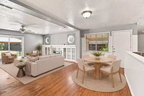 Living - 6616 Pepperwood Way, Carmichael, CA 95608 photo 2 of 4