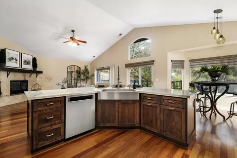 Kitchen - 11120 Shadow Ct, Auburn, CA 95602 photo 4 of 5