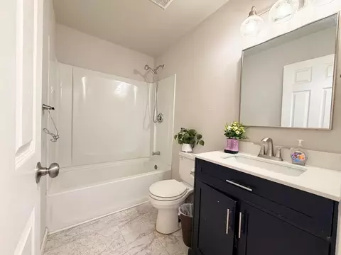 Bath - 44 Fairview Ave, Gustine, CA 95322 photo 1 of 2