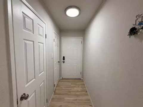 Entry Way - 44 Fairview Ave, Gustine, CA 95322 photo 1 of 2