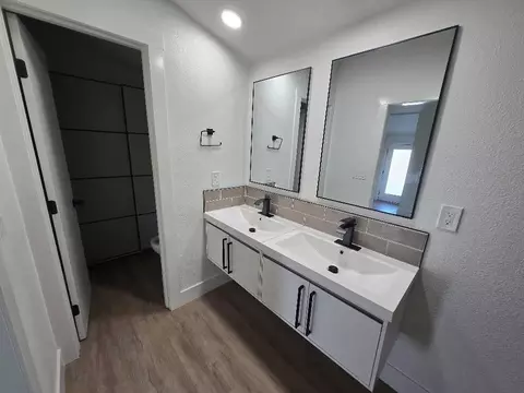 Bath - 8801 Fair Oaks Blvd, Carmichael, CA 95608 photo 6 of 7