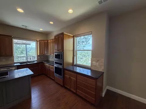 Kitchen - 1472 Nesting Way, Placerville, CA 95667 photo 2 of 4