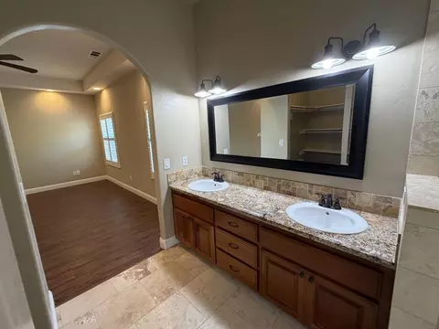 Bath - 1472 Nesting Way, Placerville, CA 95667 photo 1 of 6