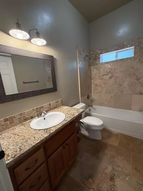 Bath - 1472 Nesting Way, Placerville, CA 95667 photo 4 of 6