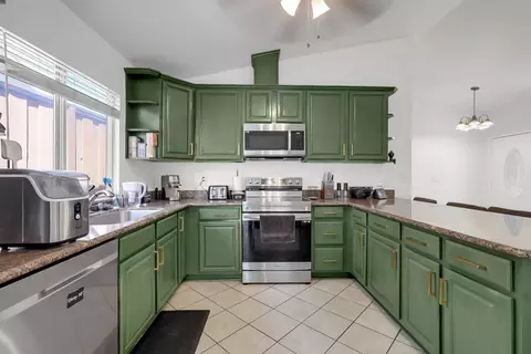 Kitchen - 450 Hawthorne Dr, Tracy, CA 95376 photo 2 of 2