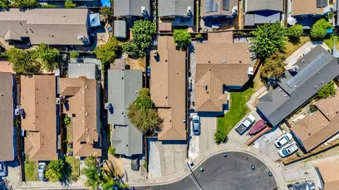 View/Area - 450 Hawthorne Dr, Tracy, CA 95376 photo 3 of 5