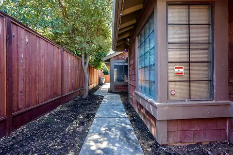 Exterior - 450 Hawthorne Dr, Tracy, CA 95376 photo 1 of 4