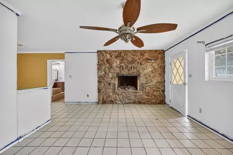 Living - 60 Dawn Ln, Placerville, CA 95667 photo 4 of 7