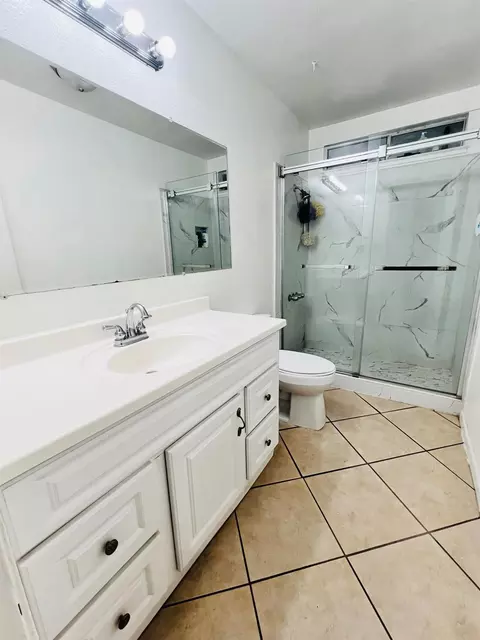 Bath - 1748 Darwin Ave, Ceres, CA 95307 photo 3 of 4