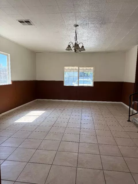 Living - 2112 Conant Ave, Modesto, CA 95350 photo 2 of 4