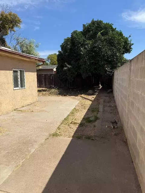 Exterior - 2112 Conant Ave, Modesto, CA 95350 photo 3 of 5