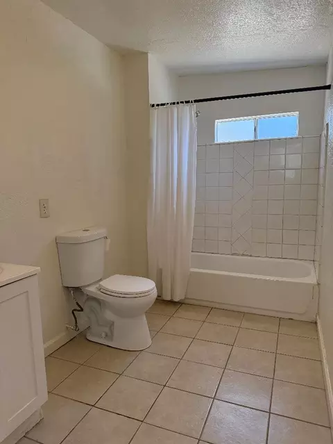 Bath - 2112 Conant Ave, Modesto, CA 95350 photo 1 of 1