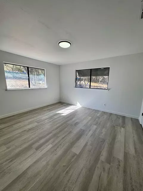 Bedroom - 31660 Apache Rd, Coarsegold, CA 93614 photo 3 of 3