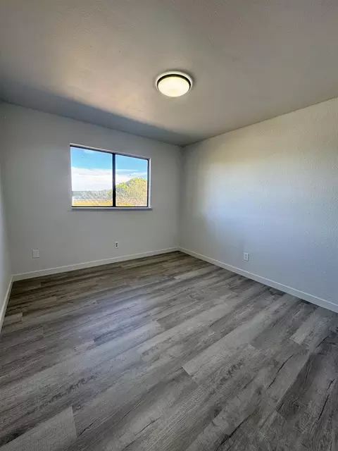 Bedroom - 31660 Apache Rd, Coarsegold, CA 93614 photo 1 of 3