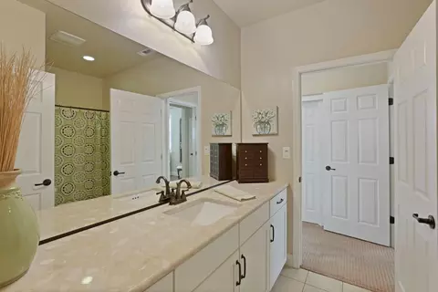Bath - 1379 Mill Run Ct, Manteca, CA 95336 photo 2 of 5