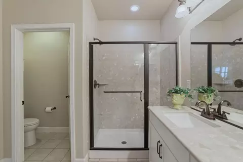 Bath - 1379 Mill Run Ct, Manteca, CA 95336 photo 4 of 5