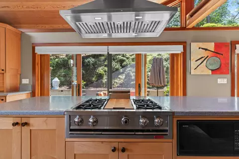 Kitchen - 110 Allen Ranch Rd, Sutter Creek, CA 95685 photo 3 of 8