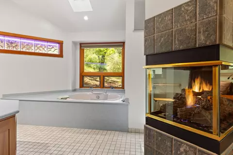 Bath - 110 Allen Ranch Rd, Sutter Creek, CA 95685 photo 2 of 9
