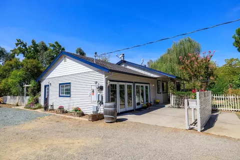 Exterior - 477 N Hewitt Rd, Linden, CA 95236 photo 4 of 11
