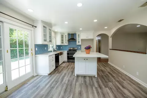 Kitchen - 477 N Hewitt Rd, Linden, CA 95236 photo 4 of 4