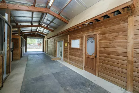 Entry Way - 477 N Hewitt Rd, Linden, CA 95236 photo 3 of 3