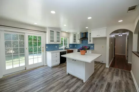 Kitchen - 477 N Hewitt Rd, Linden, CA 95236 photo 3 of 4