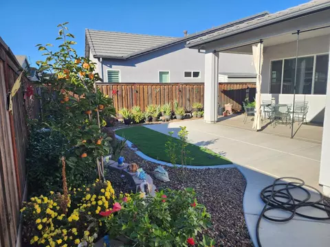 Exterior - 1267 Laurel Dr, Manteca, CA 95336 photo 5 of 7