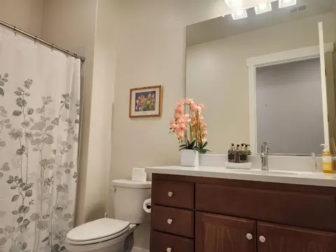 Bath - 1267 Laurel Dr, Manteca, CA 95336 photo 2 of 2