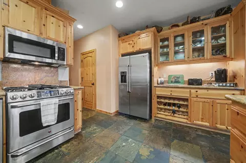 Kitchen - 488 Mauna Kea Dr, Arnold, CA 95223 photo 4 of 4
