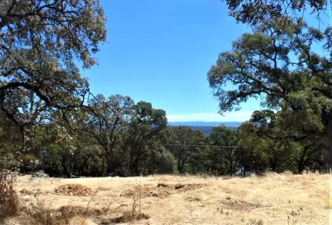 2 Crystal Blvd, El Dorado, CA 95623
