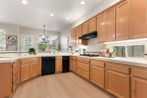 Kitchen - 1601 Cape Cod Ct, Davis, CA 95616 photo 3 of 5