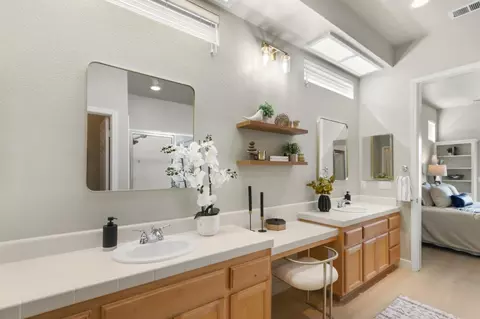 Bath - 1601 Cape Cod Ct, Davis, CA 95616 photo 2 of 7