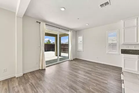 Living - 4603 Flagstaff Dr, Folsom, CA 95630 photo 6 of 6