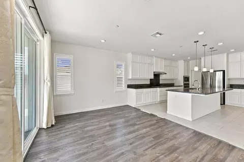 Living - 4603 Flagstaff Dr, Folsom, CA 95630 photo 5 of 6