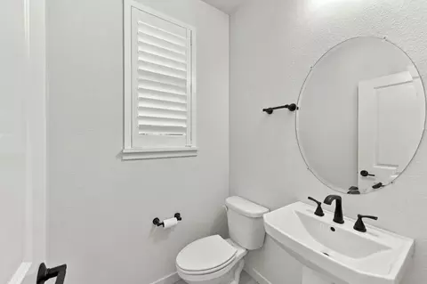 Bath - 4603 Flagstaff Dr, Folsom, CA 95630 photo 1 of 8
