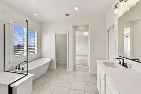 Bath - 4603 Flagstaff Dr, Folsom, CA 95630 photo 8 of 8