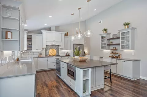 Kitchen - 5911 Angelo Dr, Loomis, CA 95650 photo 3 of 12