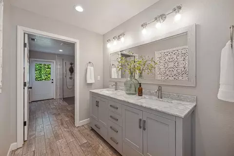 Bath - 5911 Angelo Dr, Loomis, CA 95650 photo 5 of 10
