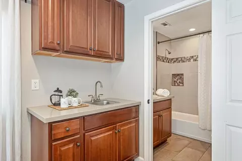Bath - 5911 Angelo Dr, Loomis, CA 95650 photo 9 of 10