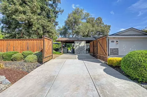 Exterior - 5911 Angelo Dr, Loomis, CA 95650 photo 4 of 22