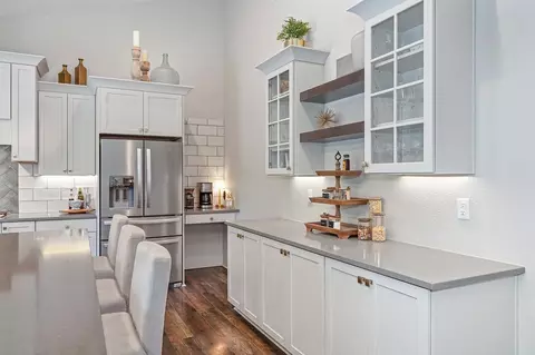 Kitchen - 5911 Angelo Dr, Loomis, CA 95650 photo 11 of 12