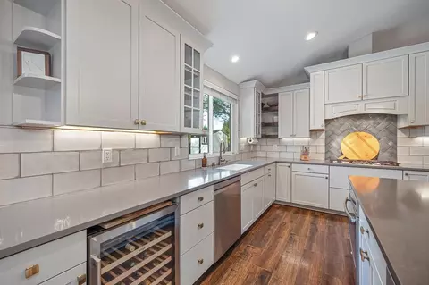 Kitchen - 5911 Angelo Dr, Loomis, CA 95650 photo 5 of 12