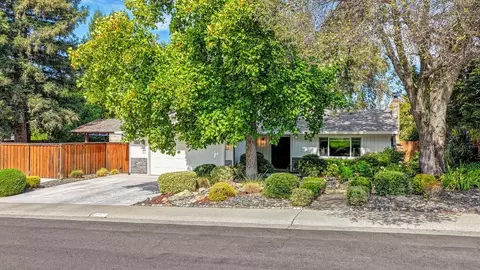 Exterior - 5911 Angelo Dr, Loomis, CA 95650 photo 5 of 22
