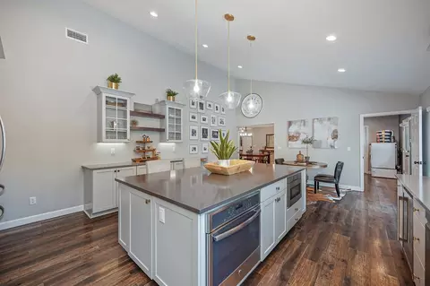 Kitchen - 5911 Angelo Dr, Loomis, CA 95650 photo 7 of 12