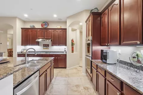 Kitchen - 9481 Stablegate Rd, Wilton, CA 95693 photo 2 of 4