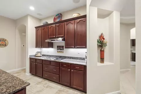 Kitchen - 9481 Stablegate Rd, Wilton, CA 95693 photo 3 of 4