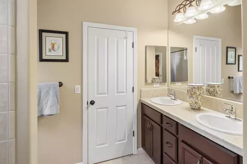 Bath - 9481 Stablegate Rd, Wilton, CA 95693 photo 3 of 4
